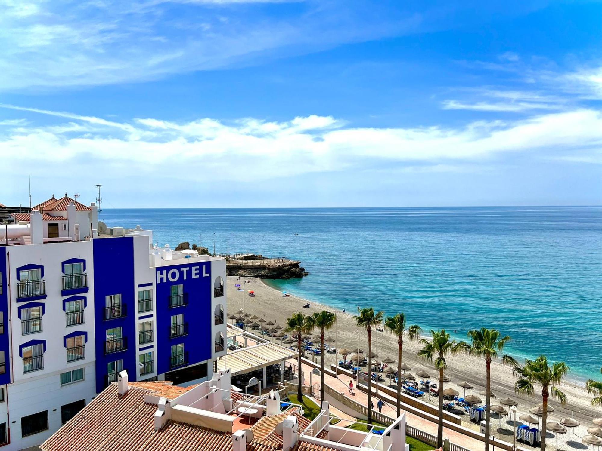 Perla Marina Hotel Nerja Exterior photo