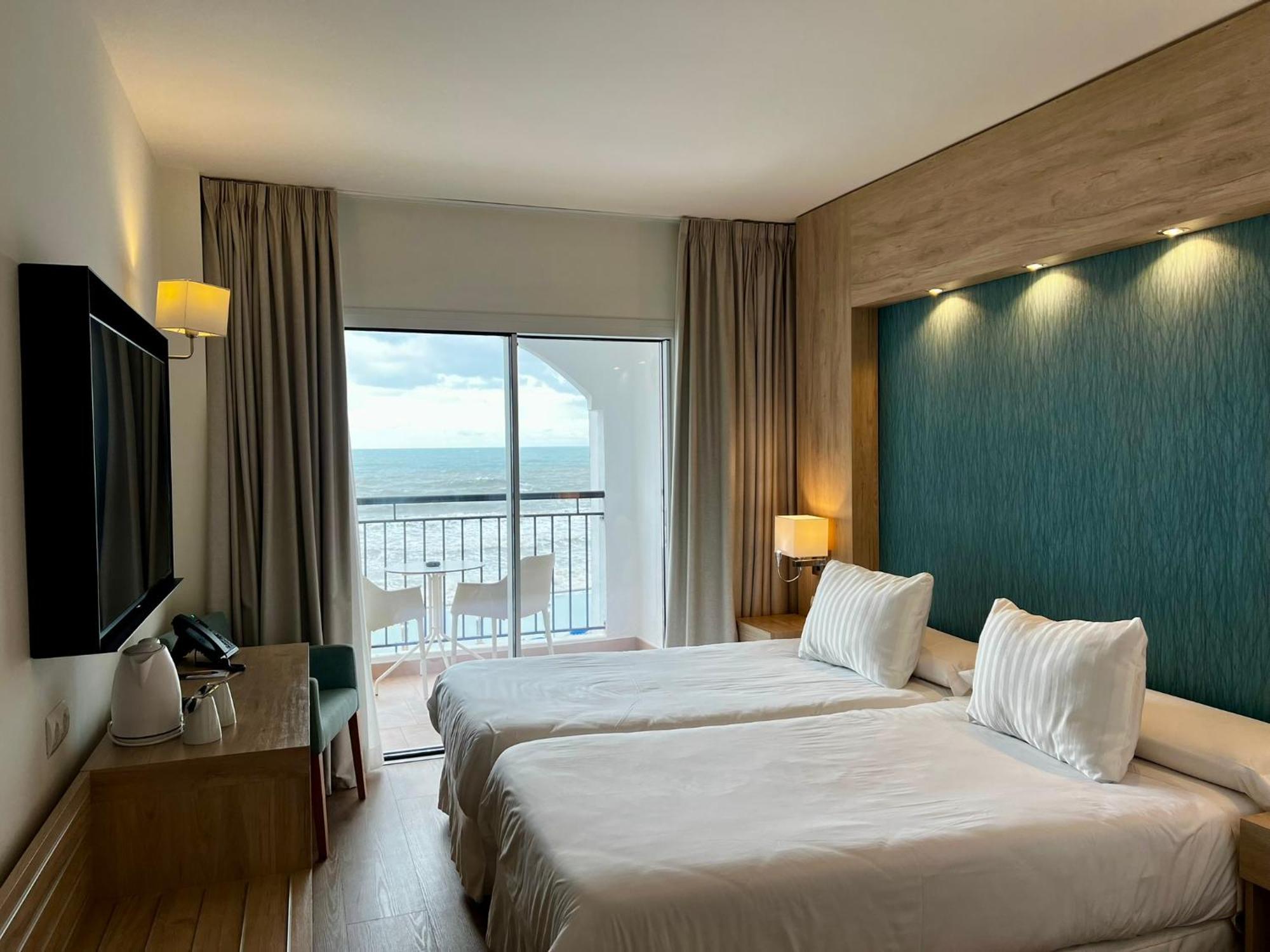 Perla Marina Hotel Nerja Exterior photo