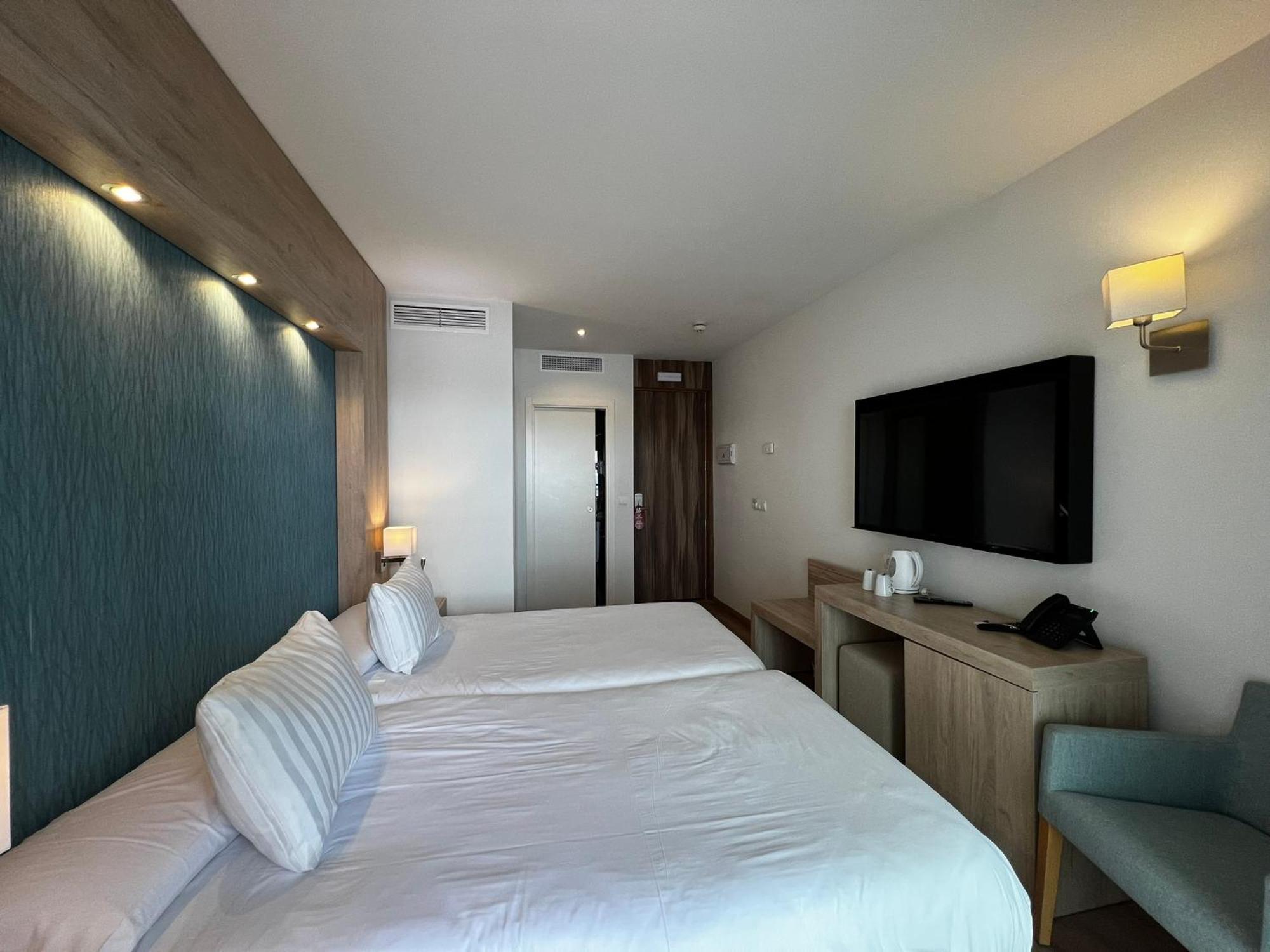 Perla Marina Hotel Nerja Exterior photo