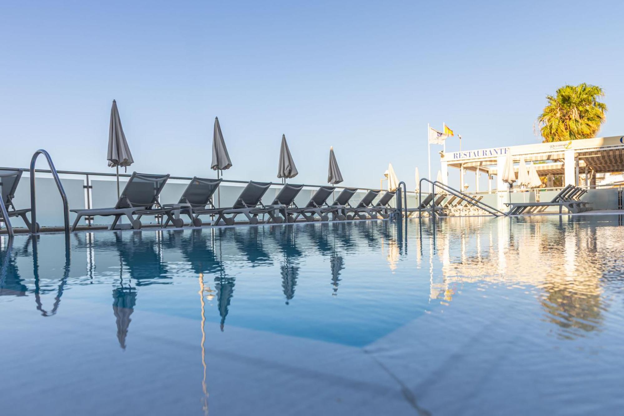 Perla Marina Hotel Nerja Exterior photo