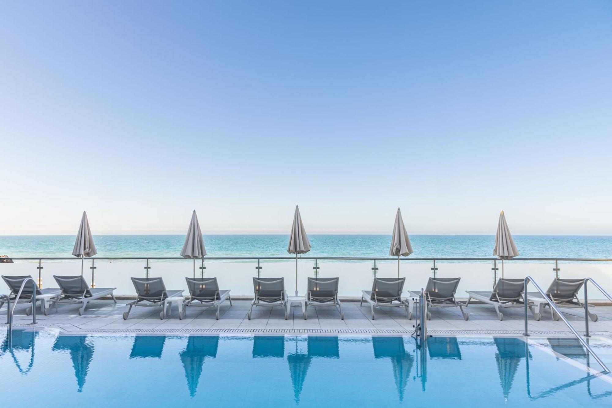Perla Marina Hotel Nerja Exterior photo
