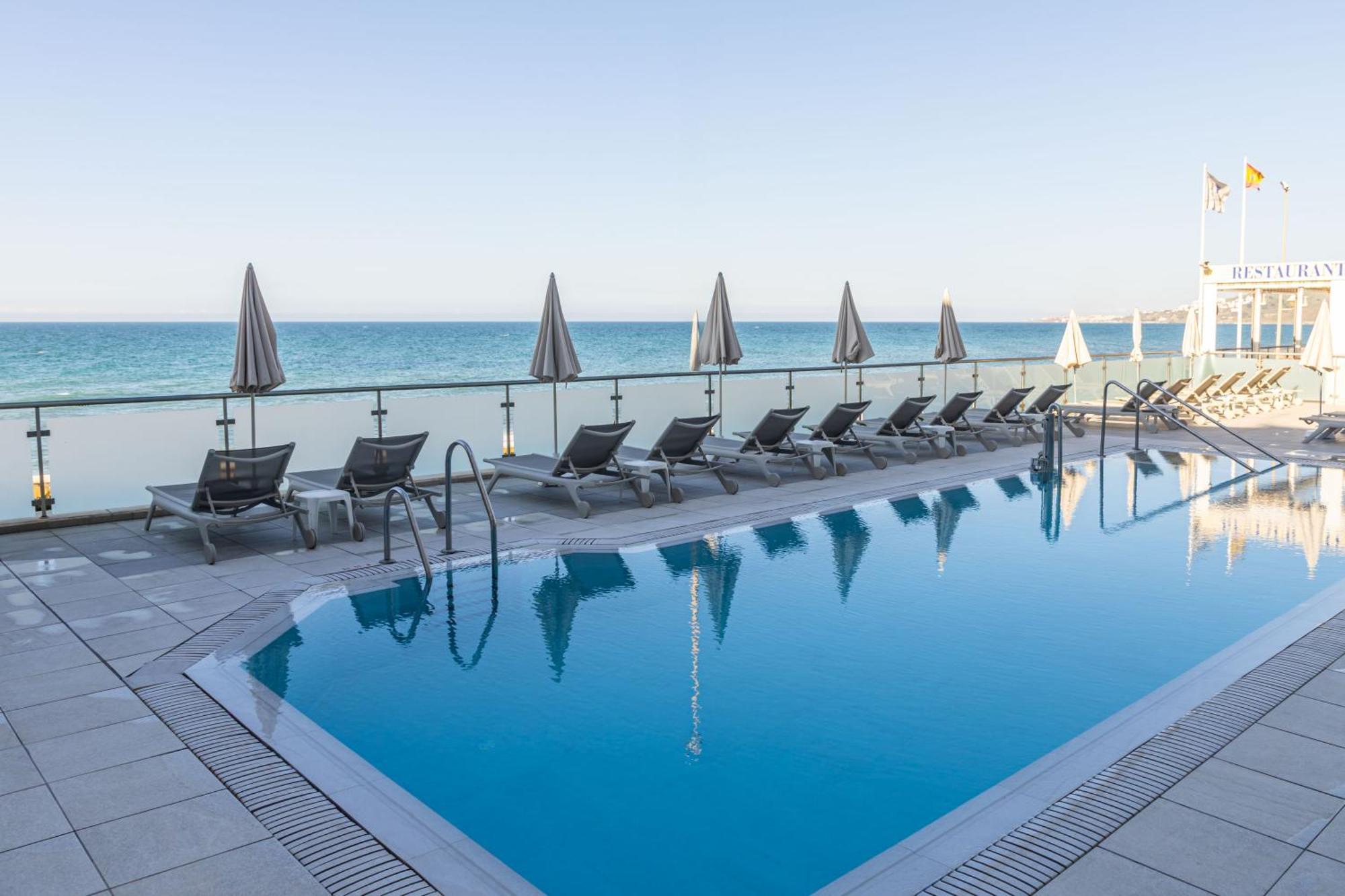 Perla Marina Hotel Nerja Exterior photo