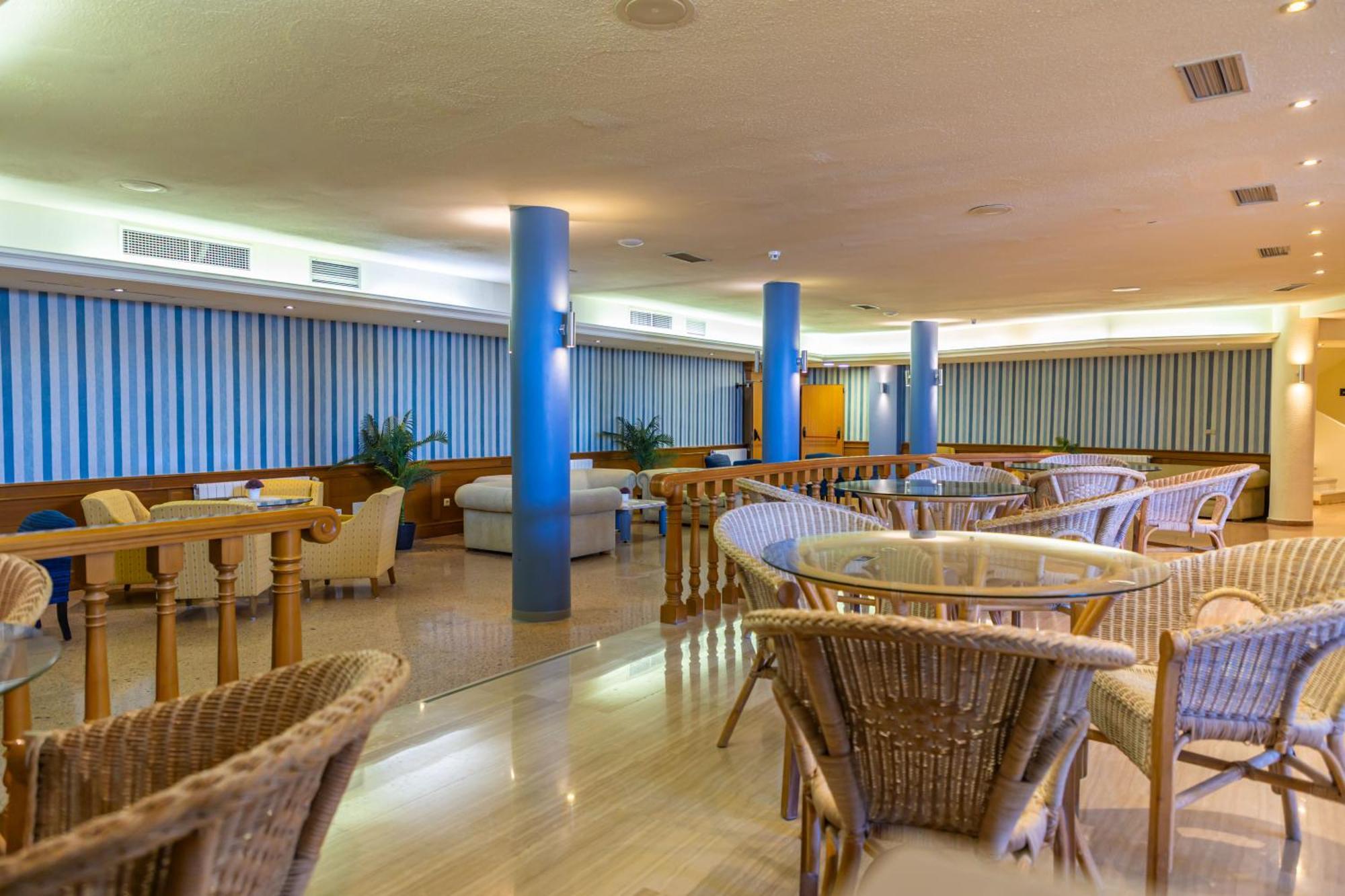 Perla Marina Hotel Nerja Exterior photo