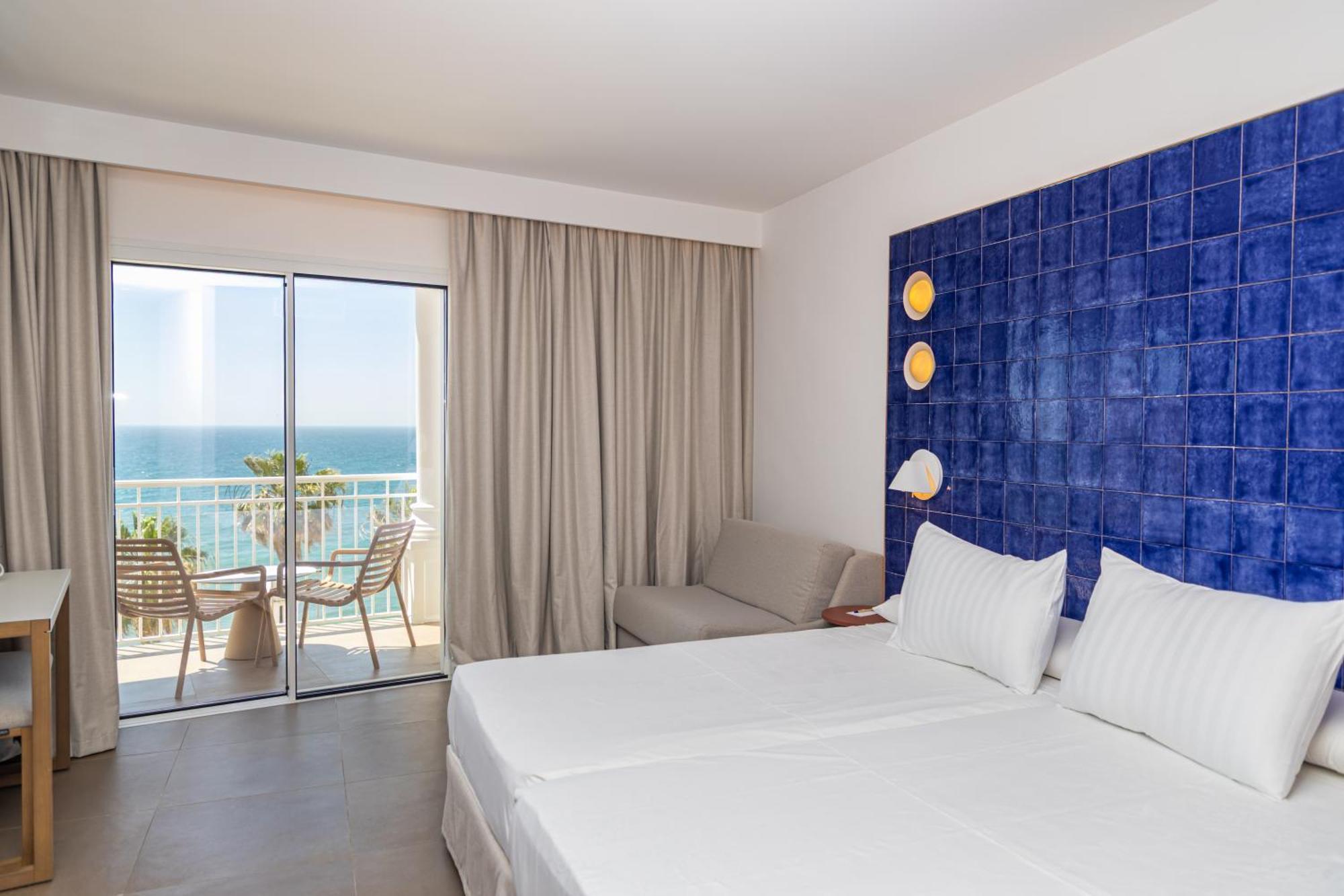 Perla Marina Hotel Nerja Exterior photo