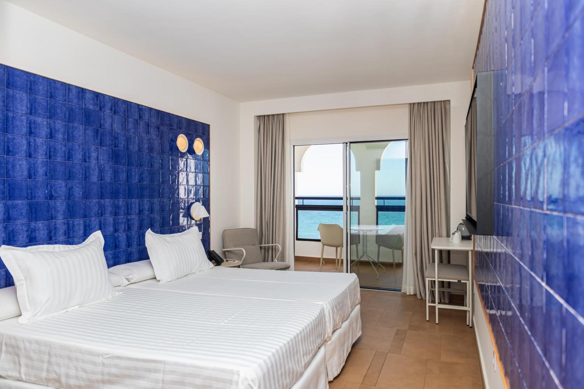 Perla Marina Hotel Nerja Exterior photo