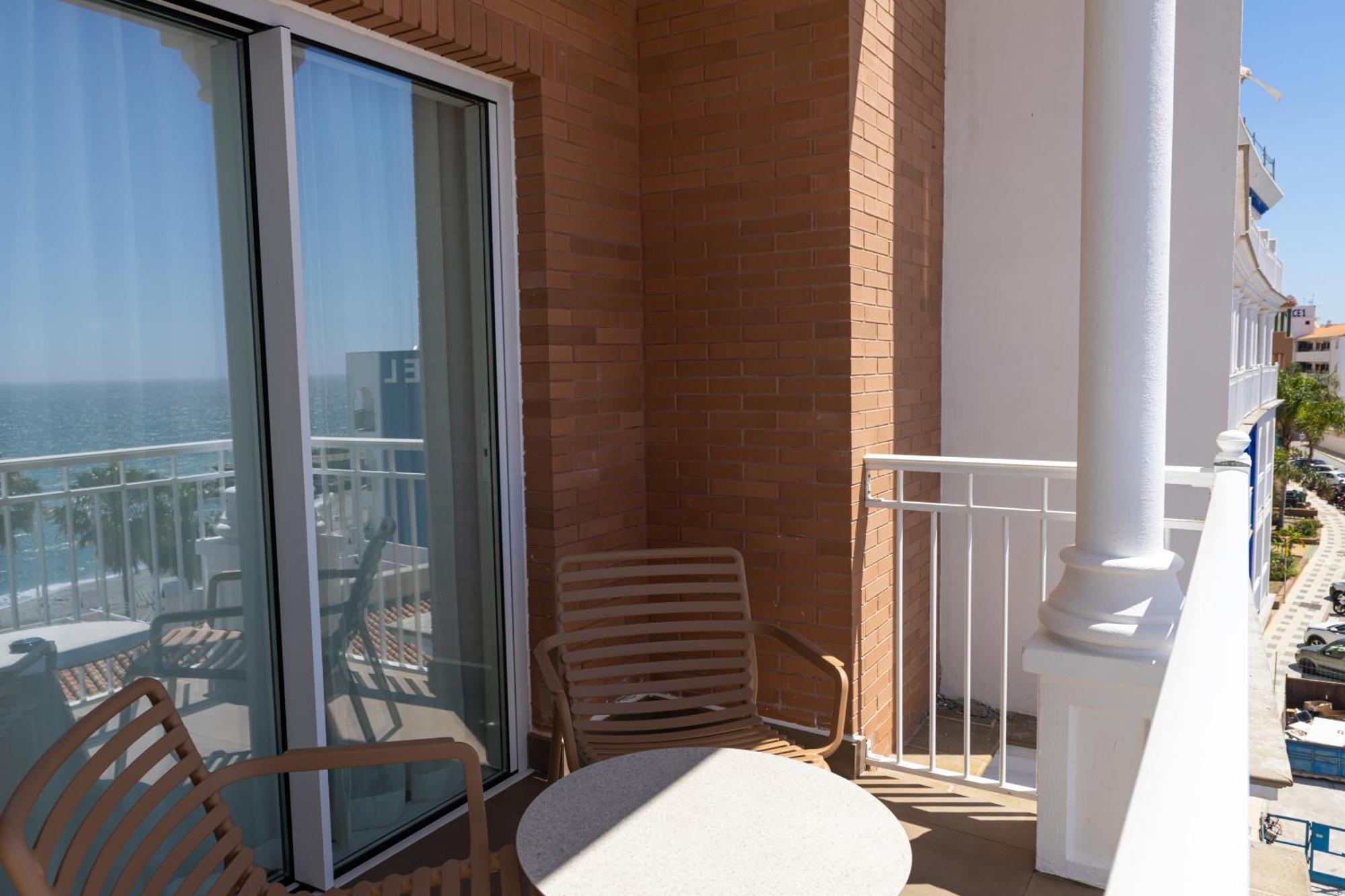 Perla Marina Hotel Nerja Exterior photo