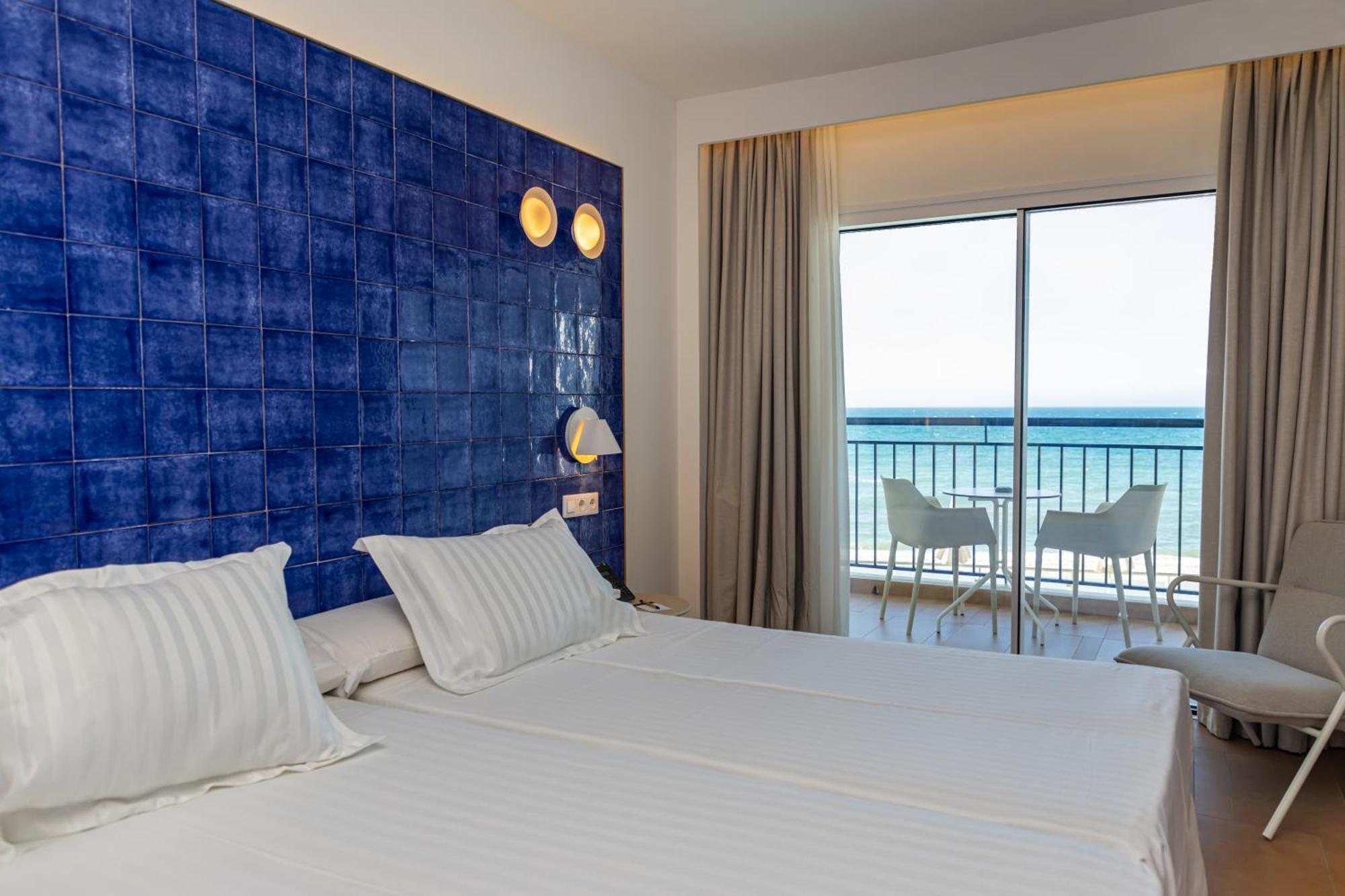 Perla Marina Hotel Nerja Exterior photo
