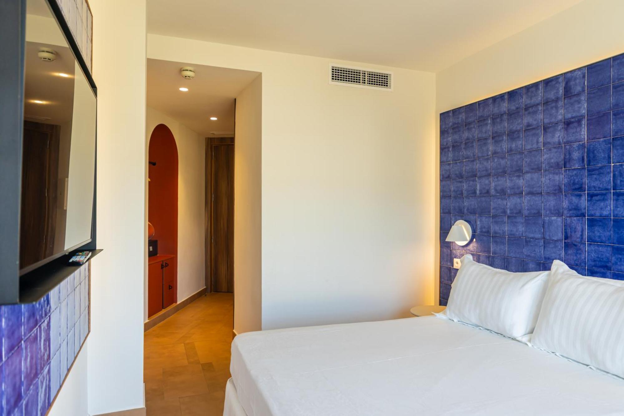 Perla Marina Hotel Nerja Exterior photo