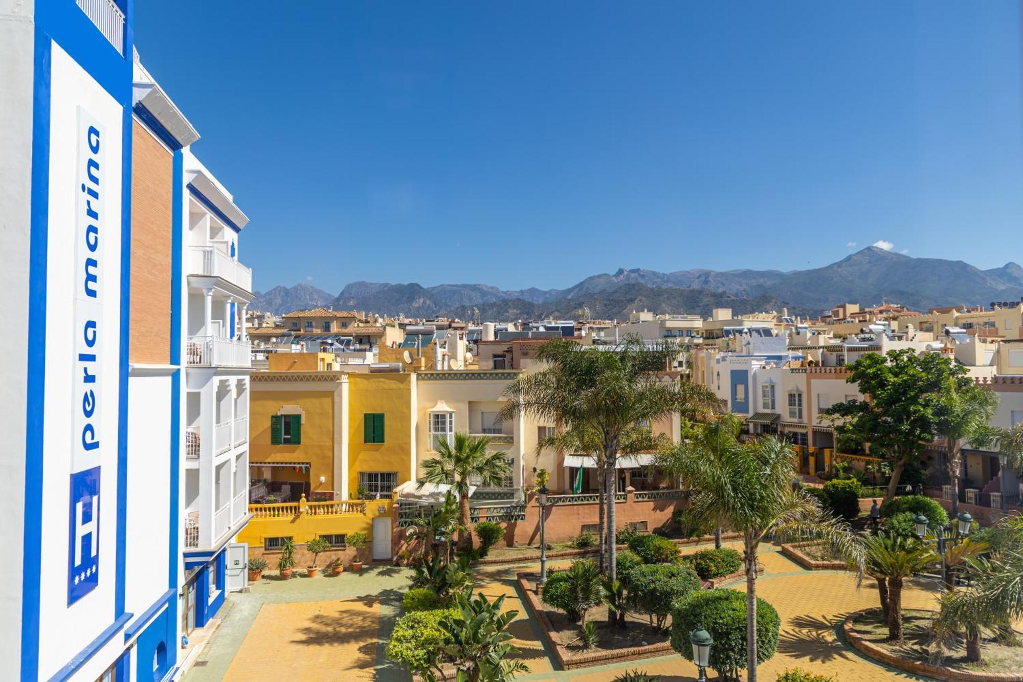 Perla Marina Hotel Nerja Exterior photo