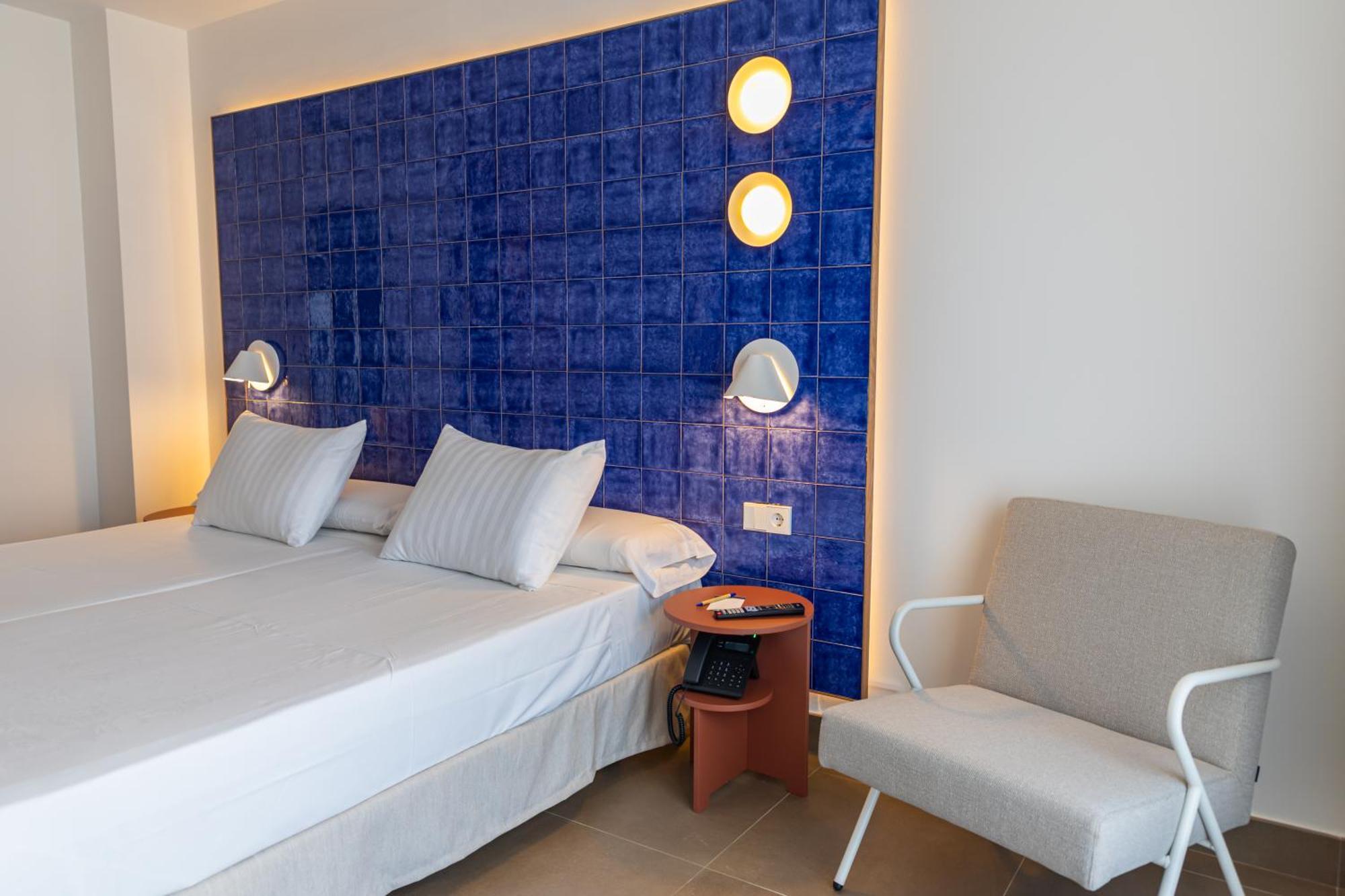 Perla Marina Hotel Nerja Exterior photo