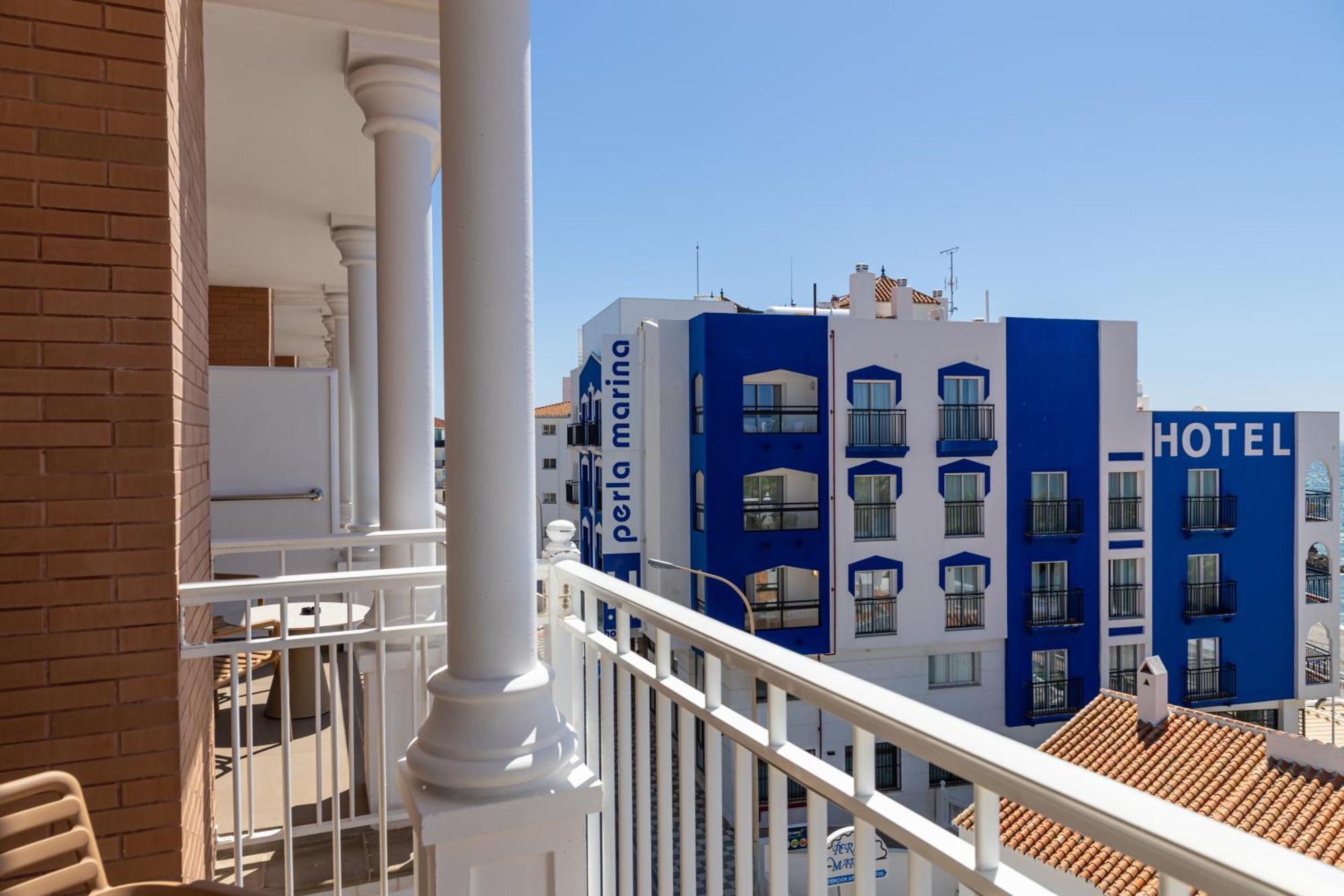 Perla Marina Hotel Nerja Exterior photo