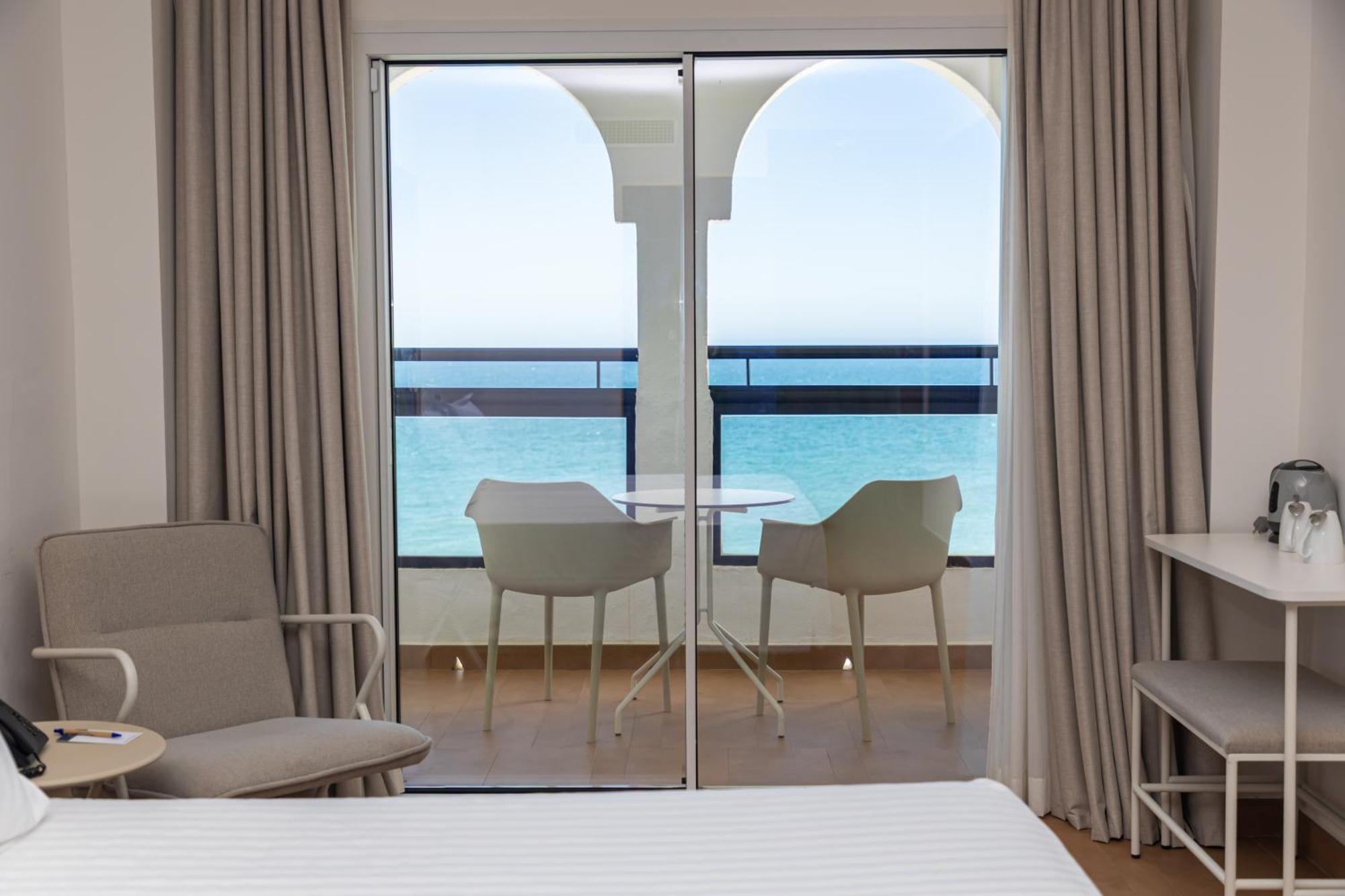 Perla Marina Hotel Nerja Exterior photo