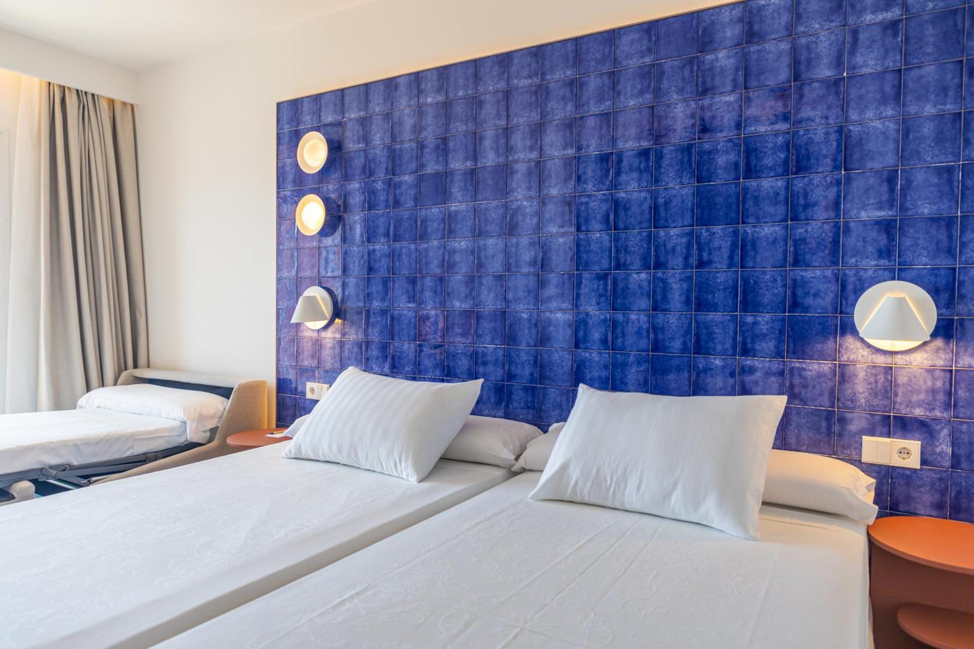 Perla Marina Hotel Nerja Exterior photo