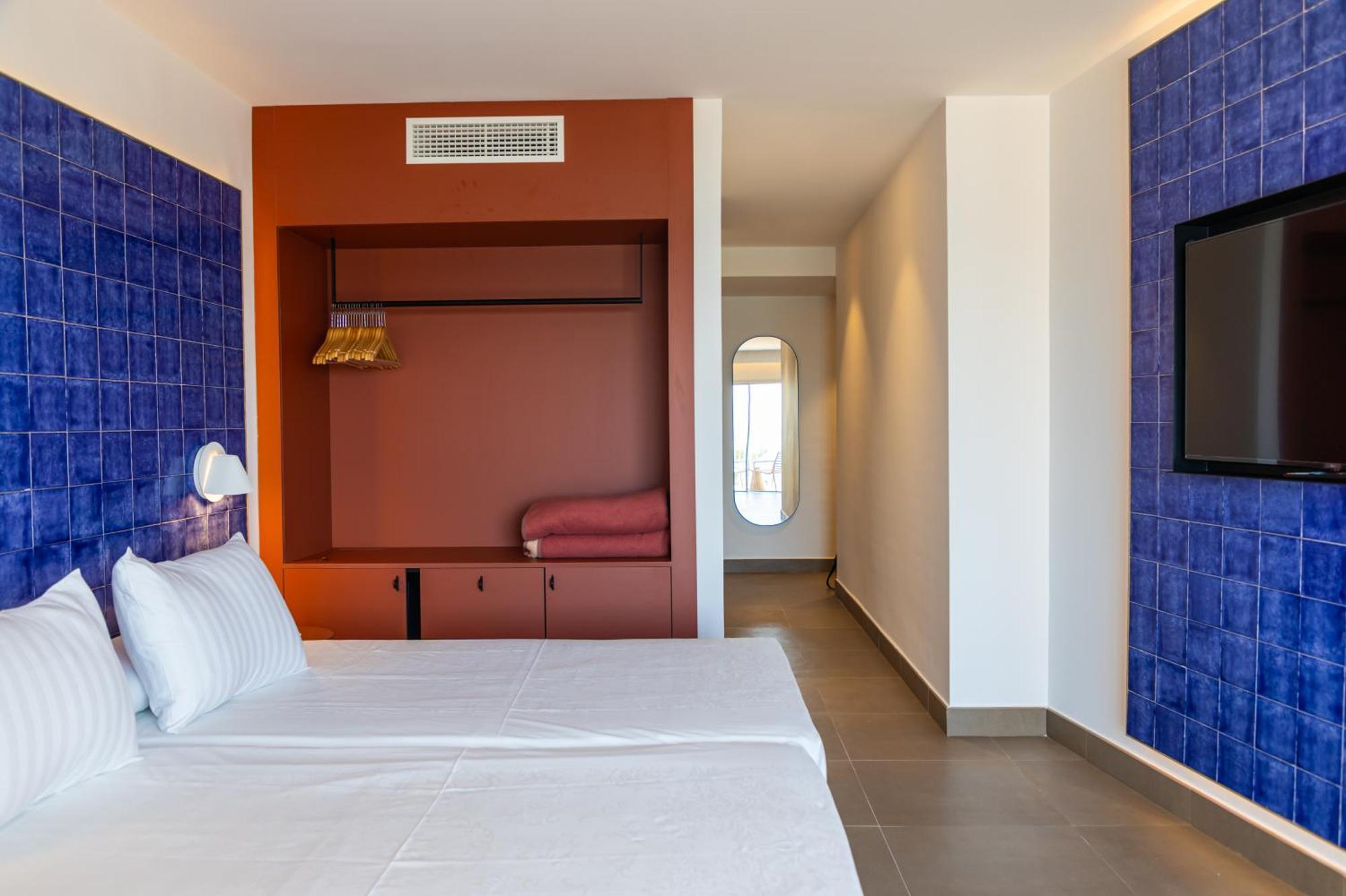 Perla Marina Hotel Nerja Exterior photo
