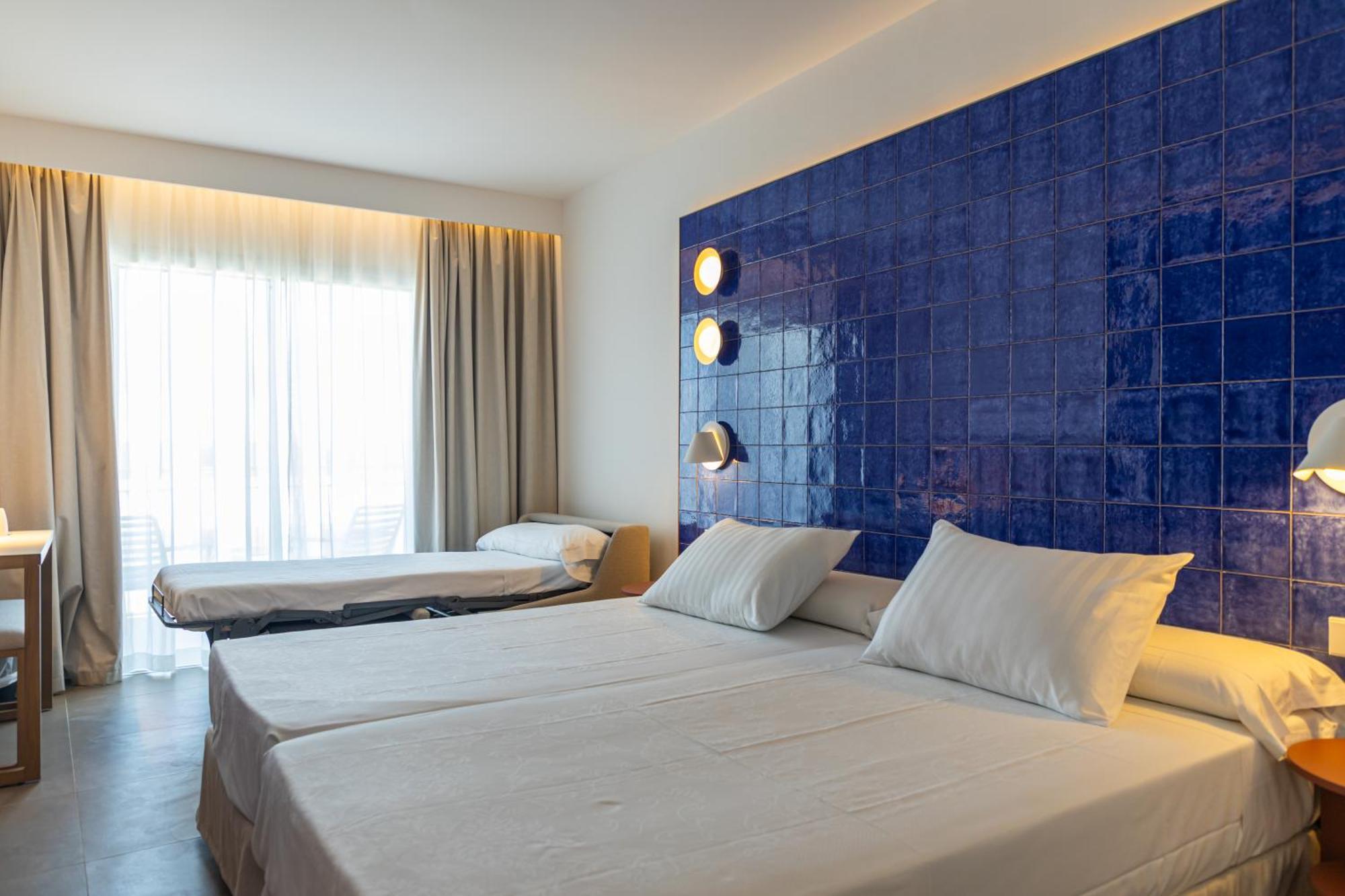 Perla Marina Hotel Nerja Exterior photo